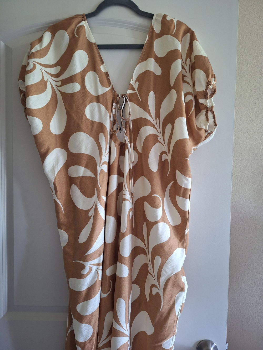 New With Tags Tan & Cream Off-Shoulder Midi Dress Size L - Picture 8 of 15